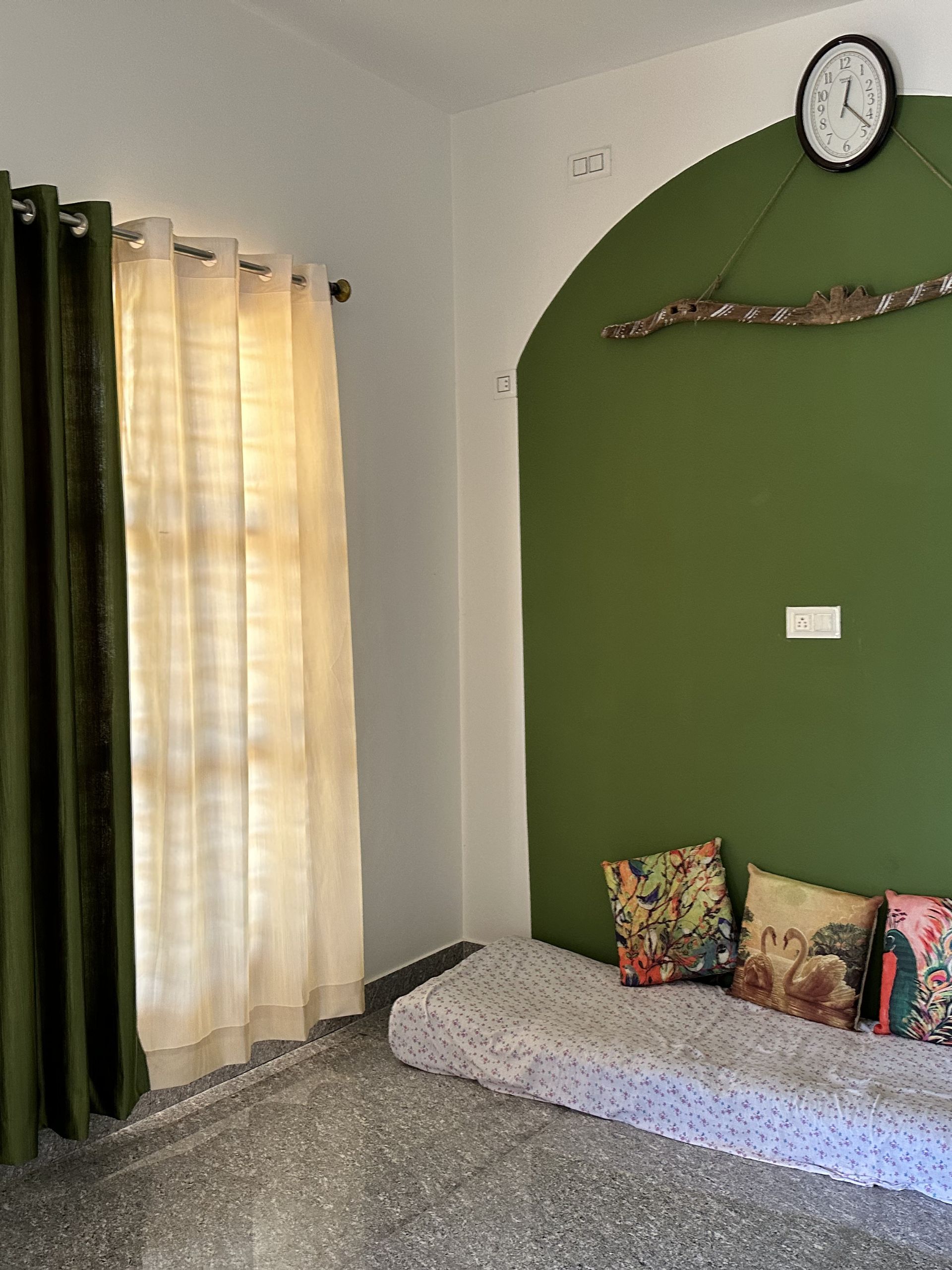 homestay-room-chikmagalur-cozy-stay